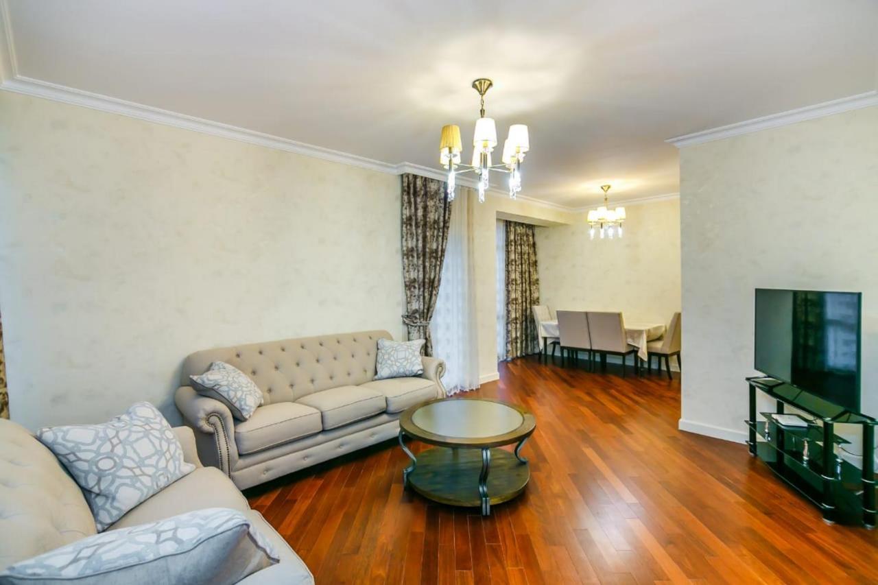 Lux Family Apartment In City Center باكو المظهر الخارجي الصورة