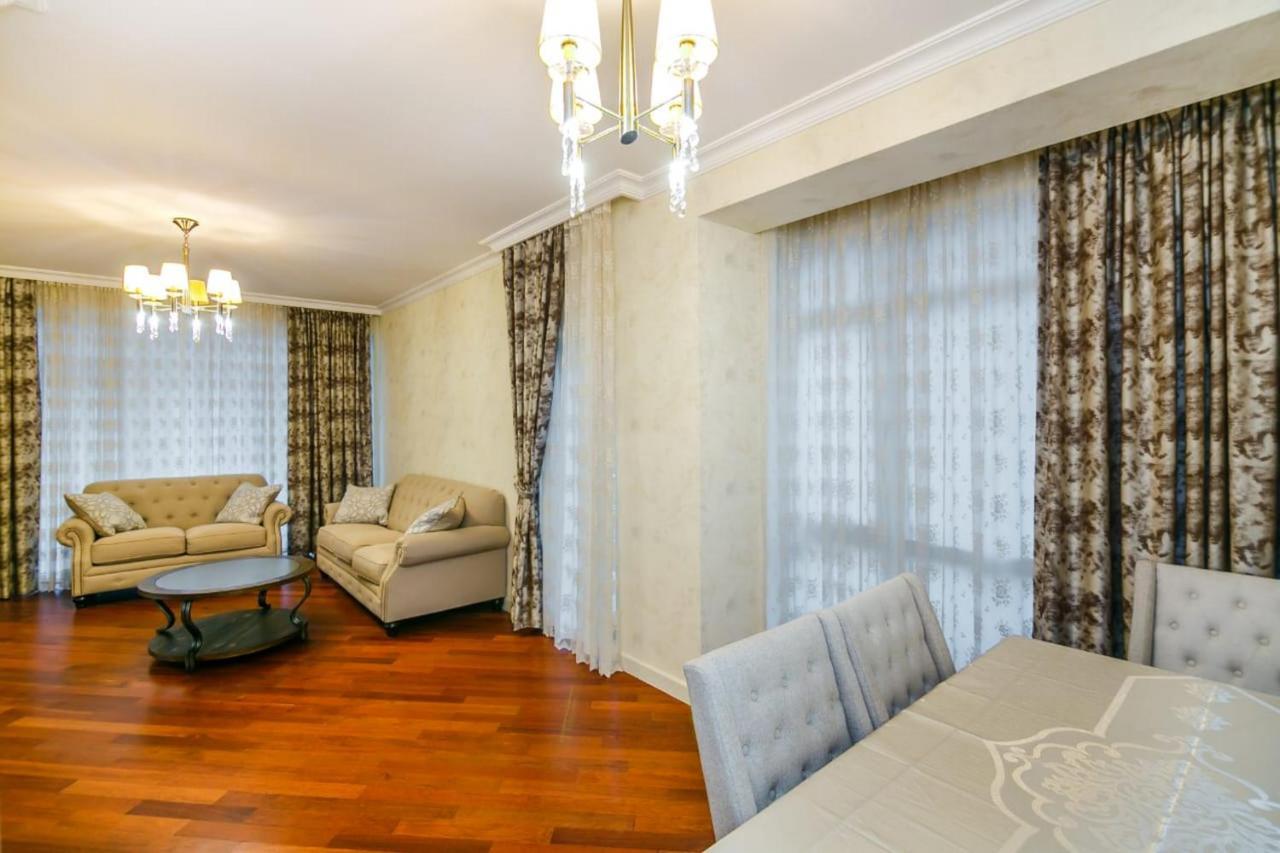 Lux Family Apartment In City Center باكو المظهر الخارجي الصورة