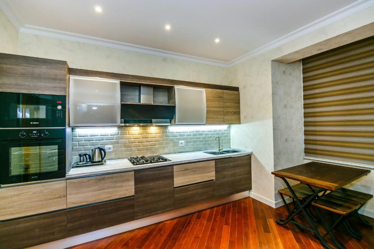 Lux Family Apartment In City Center باكو المظهر الخارجي الصورة